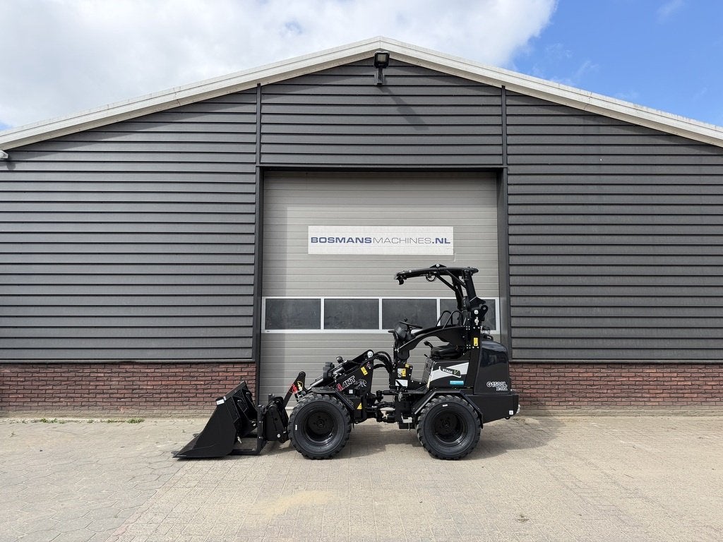 Giant G1500L X-tra minishovel NIEUW BLACK edition €590 LEA, Tobroco, Info@tobroco.nl, Sprendlingenstraat 57
5061 KM  Oisterwijk, NL