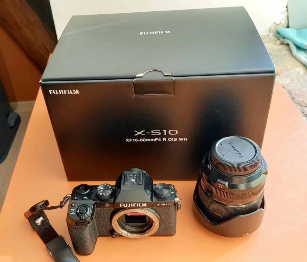 Fujifilm X-S10 met 16-80 F4 OIS WR, Spiegelreflex, 26 Megapixel, Ophalen of Verzenden, Zo goed als nieuw