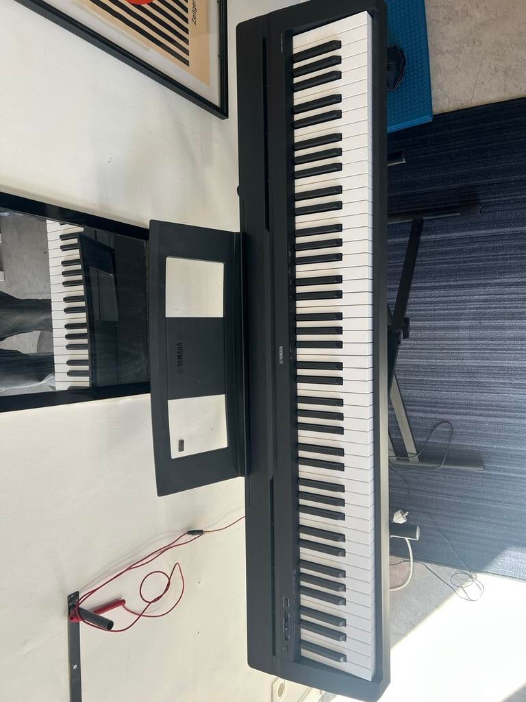 Clavier + support Yamaha P45 B + pedale, Enlèvement, Comme neuf, 88 touches, Yamaha