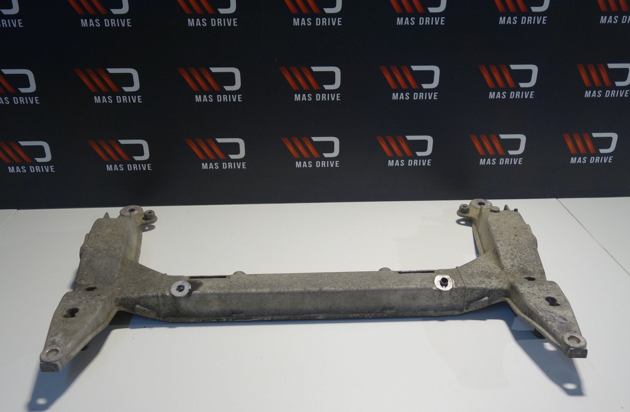Porsche 996 & 986 voorste subframe 99634110115, Utilisé