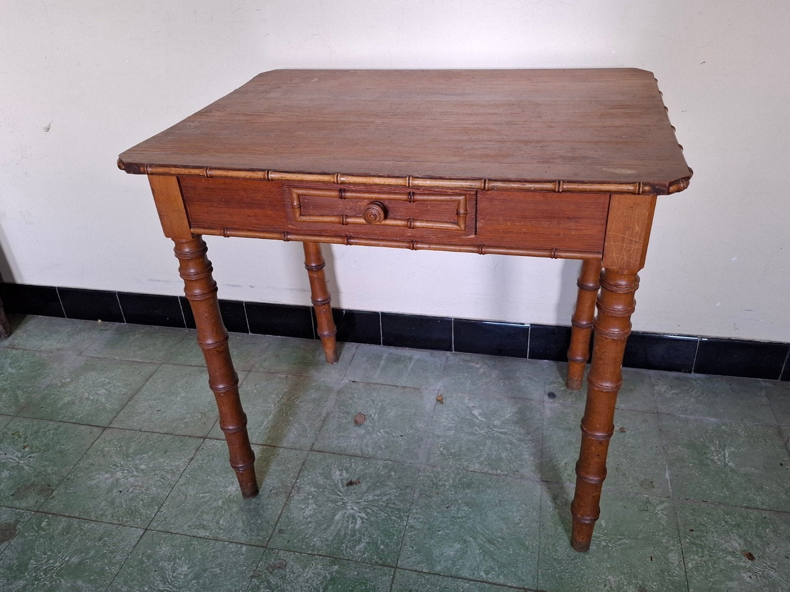 Ancienne table style Faux Bambou, Boeken, Techniek, Ophalen
