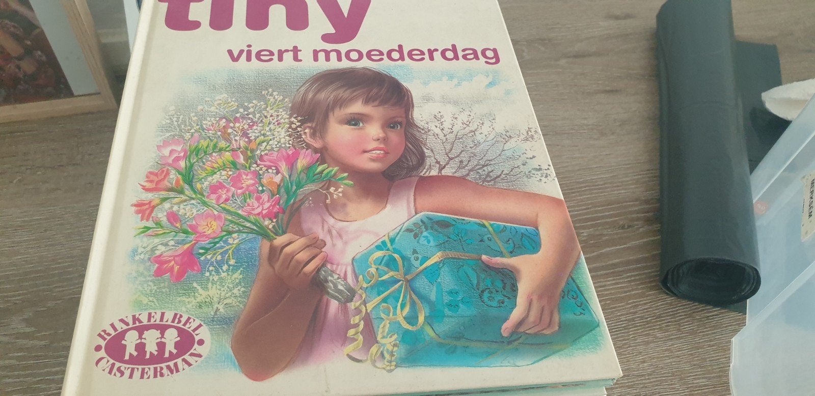 Tiny boeken beginnende bij de jaren 50., Ophalen