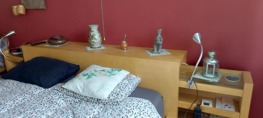 Bed met 2 nachkasten en elektrisch verstelbare lattenbodems, Huis en Inrichting, Slaapkamer | Bedden, Ophalen, Verstelbaar, Beige