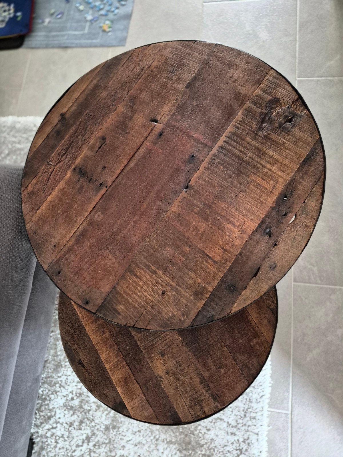 Ensemble de 2 tables d'appoint vintage en bois au look uniqu, Enlèvement, Comme neuf