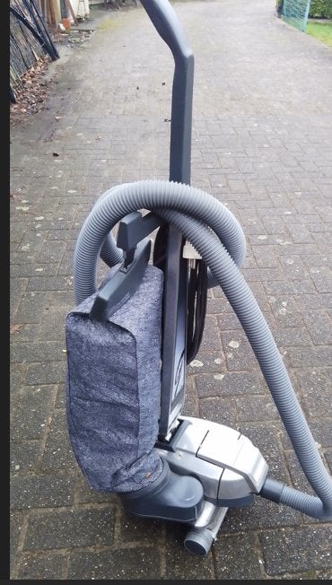 ASPIRATEUR KIRBY STEEL avec accessoires, Enlèvement ou Envoi, Aspirateur balai, Convient aux tapis, Utilisé