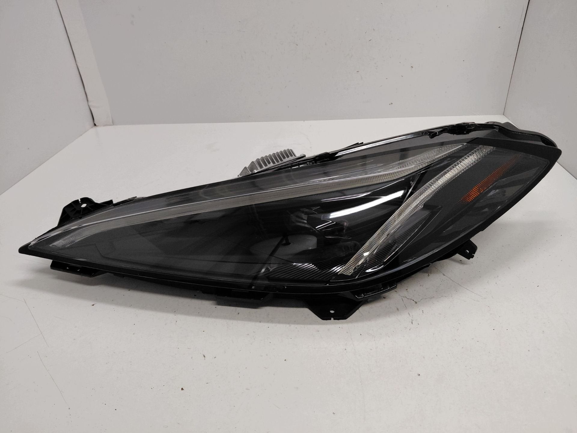 Chevrolet Corvette C8 Koplamp Links 84902550, Gebruikt, Info@gm.com, Chevrolet, Renaissance Center 300
48265  Detroit
