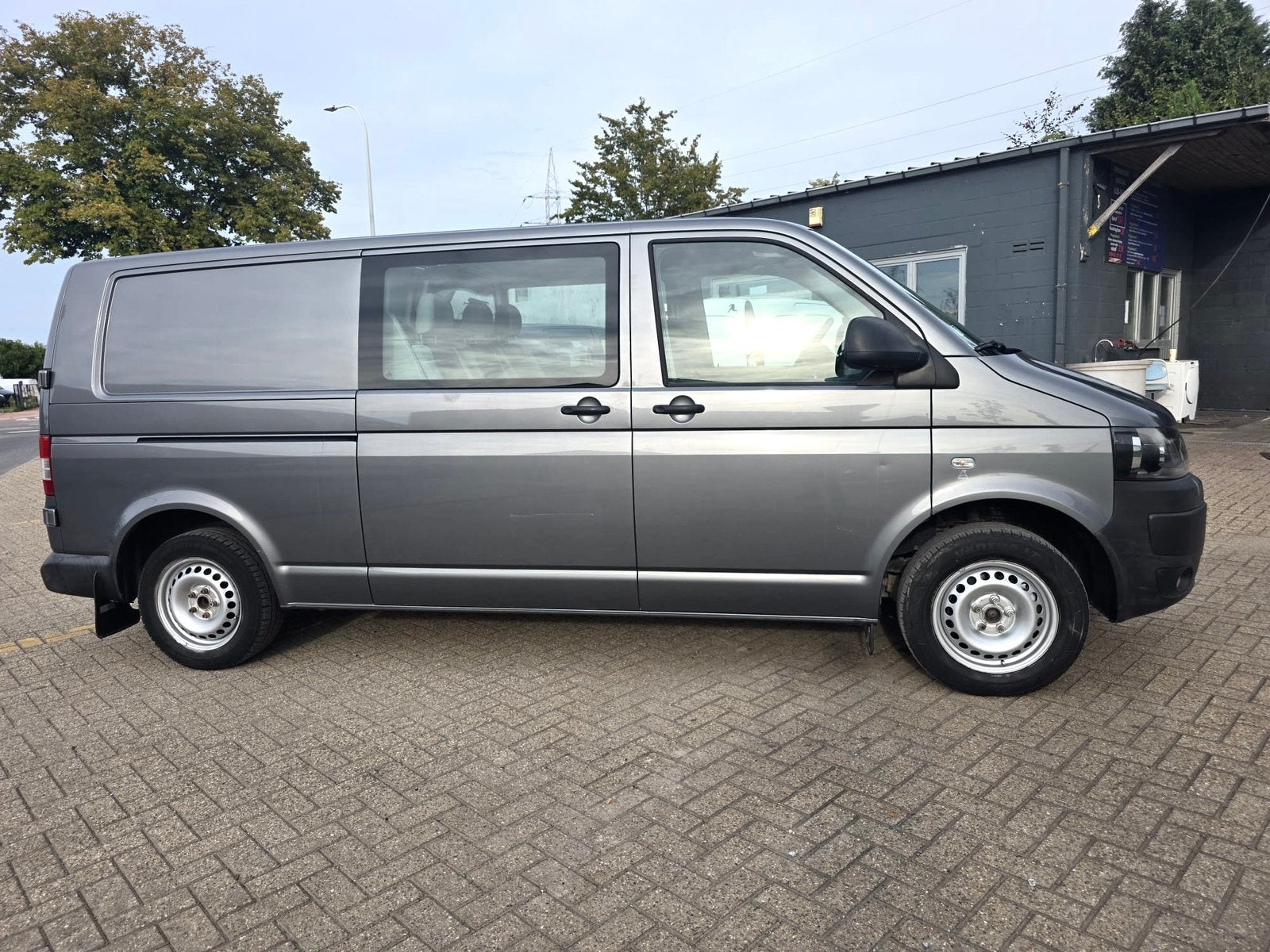 Voiture Volkswagen T5 Business/2.0 TDI/6 sièges/TVA, Entreprise, https://public.car-pass.be/vhr/f1ae5947-4f89-4011-8705-56e923425d88