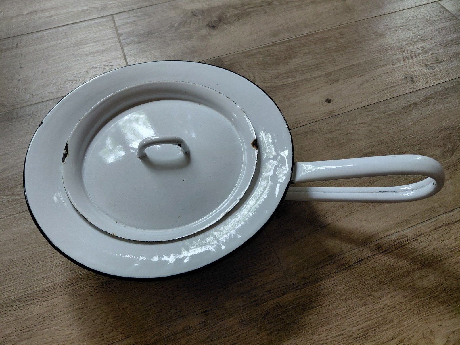 emaille bedpan met zwart randje, Enlèvement ou Envoi
