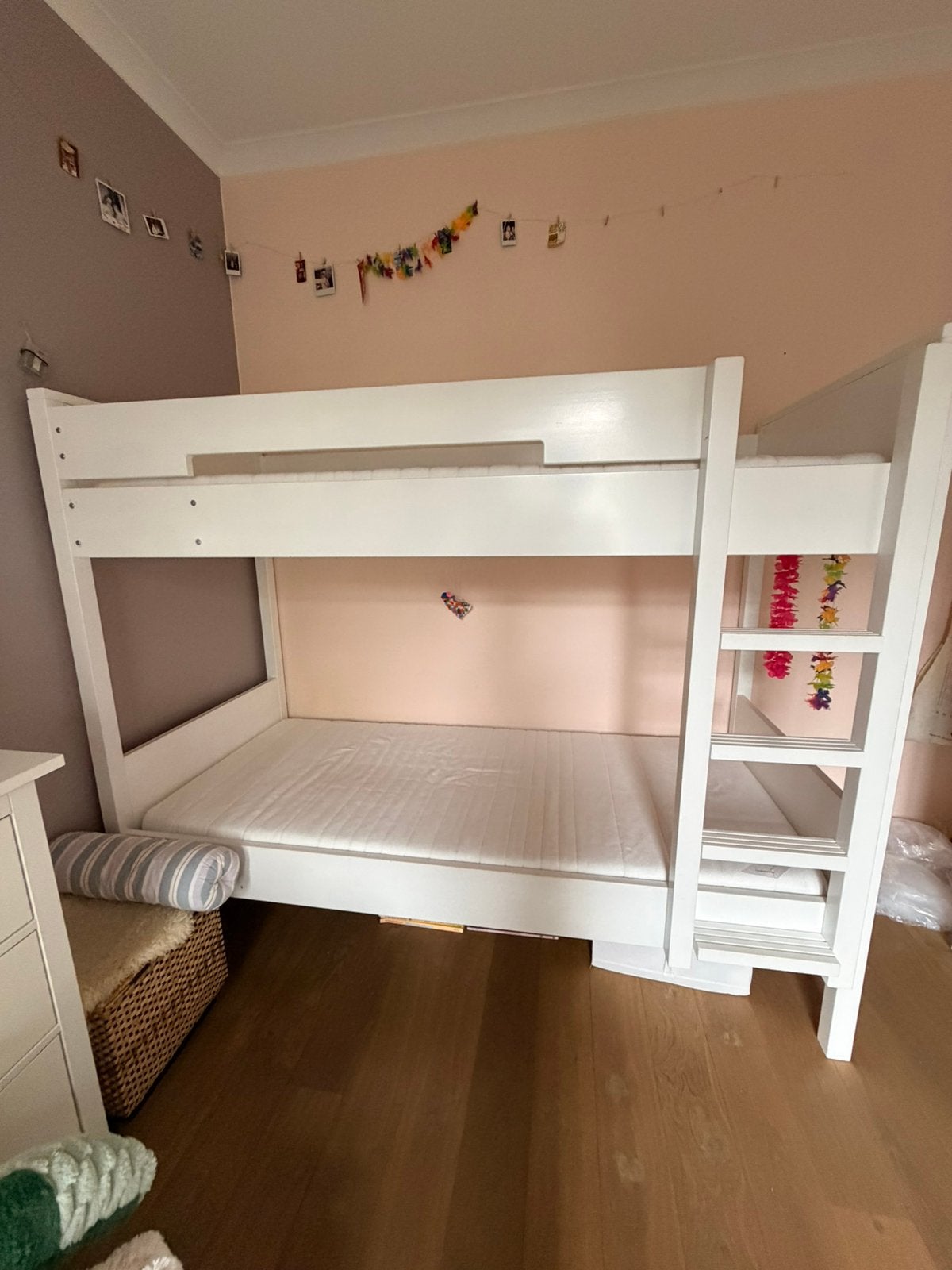 Bopita Seppe stapelbed wit (inclusief matrassen), Ophalen, Zo goed als nieuw, Stapelbed