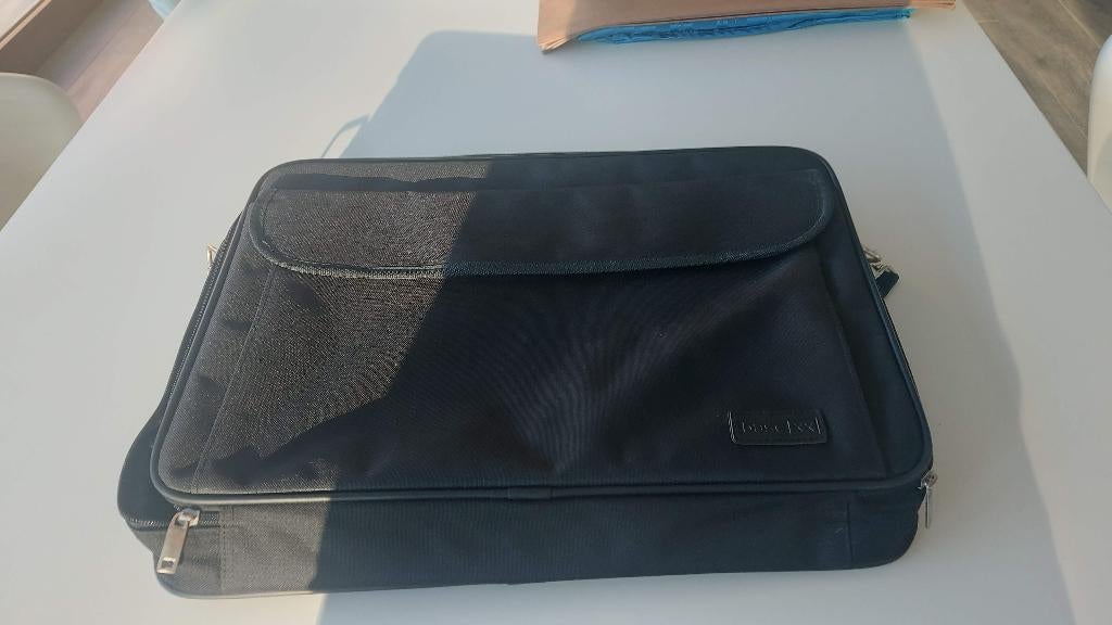 Sacoche pour ordinateur portable - NOUVEAU - Base, Neuf, Housse pour ordinateur portable, Enlèvement ou Envoi, Noir