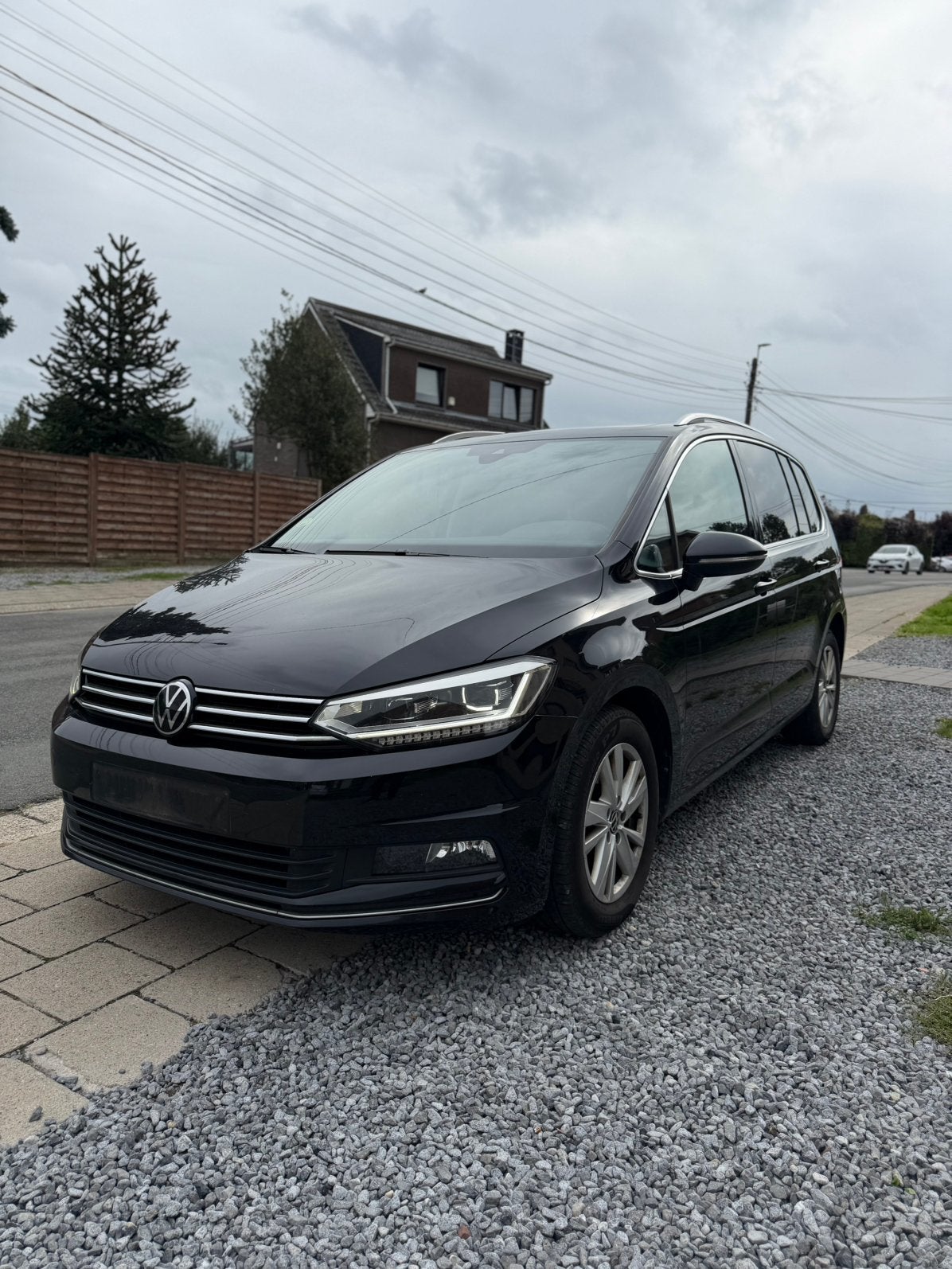 Volkswagen Touran 2.0l 150pk Highline 1er prop carnet fullVW, Autos, Volkswagen, Achat, Entreprise, 7 places, Noir