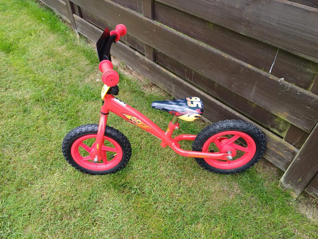 Nieuwe loopfiets cars, Kinderen en Baby's, Speelgoed | Buiten | Voertuigen en Loopfietsen, Nieuw, Ophalen