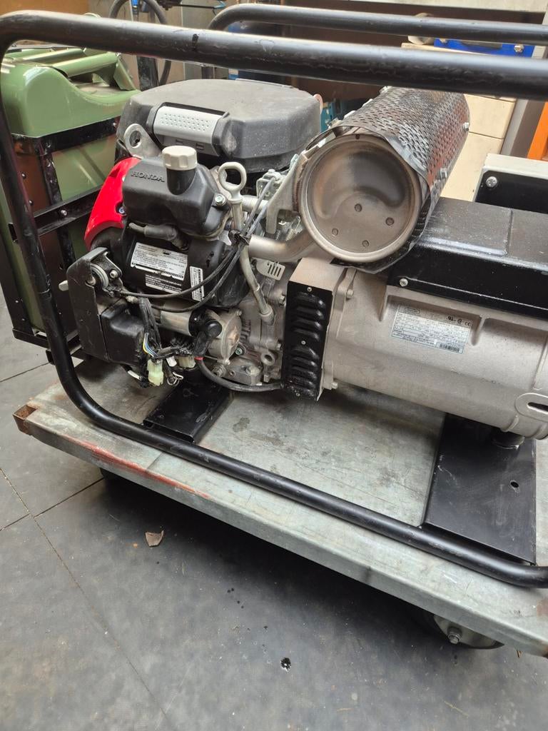 Générateur Europower EP10000E H/MA avec moteur Honda 19CH, 10 à 30 kVA, Démarrage électrique, Comme neuf, Enlèvement