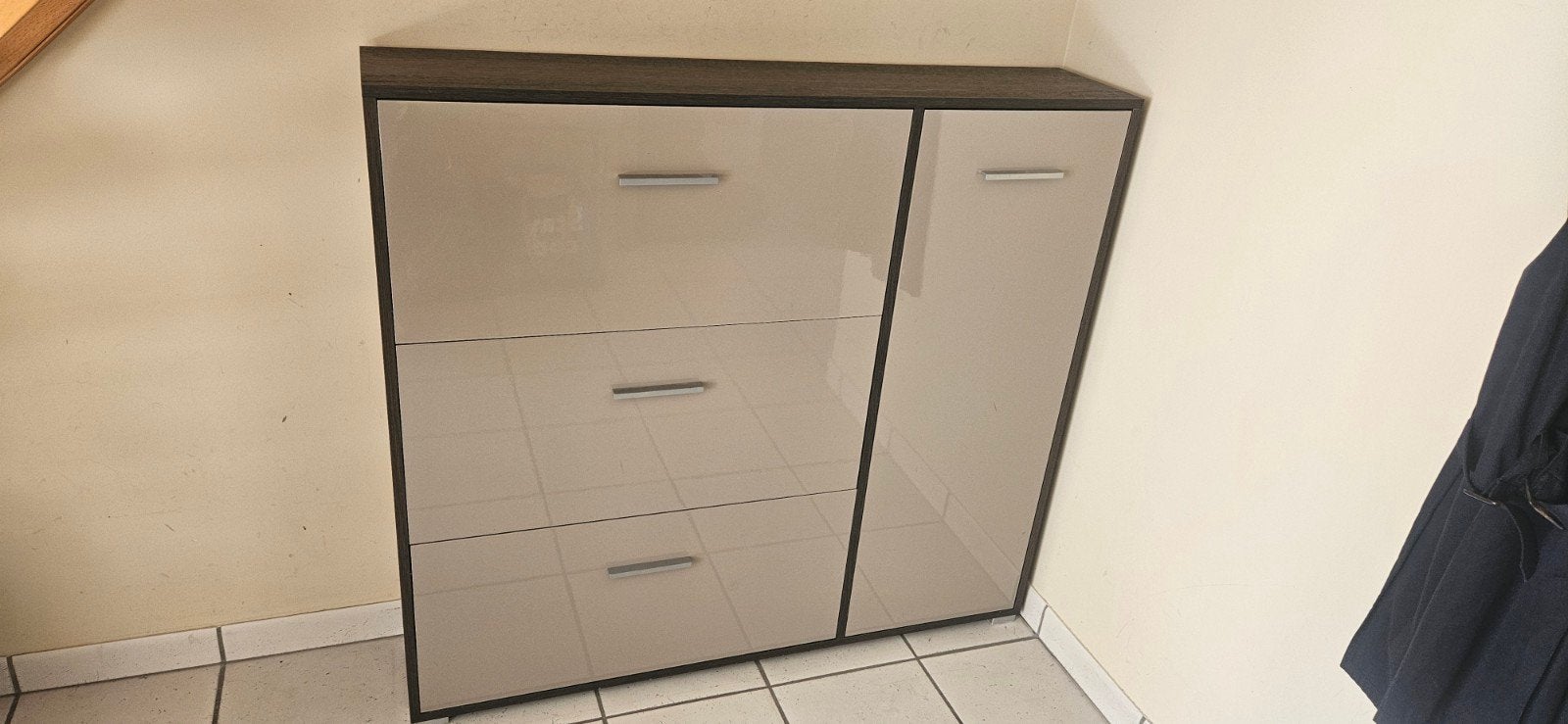 Schoenekast, Ophalen, Zo goed als nieuw