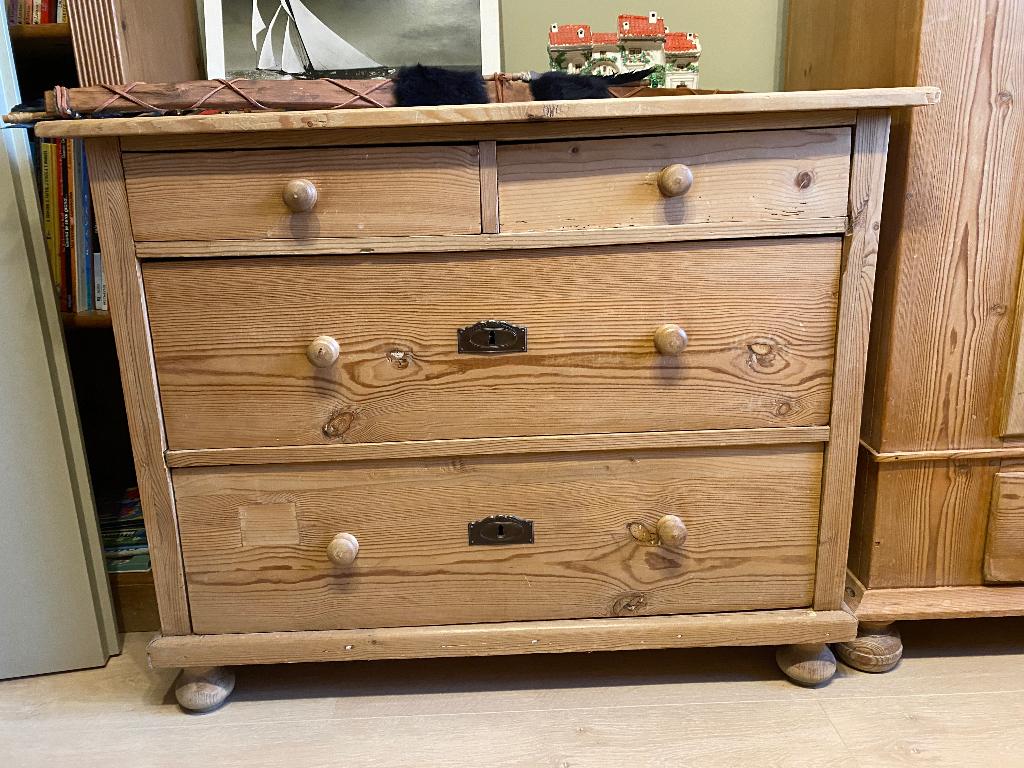 Belle commode en pin, Maison & Meubles, Armoires | Commodes, 3 ou 4 tiroirs, Moins de 100 cm, Enlèvement, Utilisé