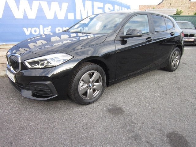 BMW 116iA NAVI + AUTOMAAT + ZETELVERWARMING + LED + CARPLAY, Auto's, 116 g/km, Zwart, Bedrijf, 5 deurs