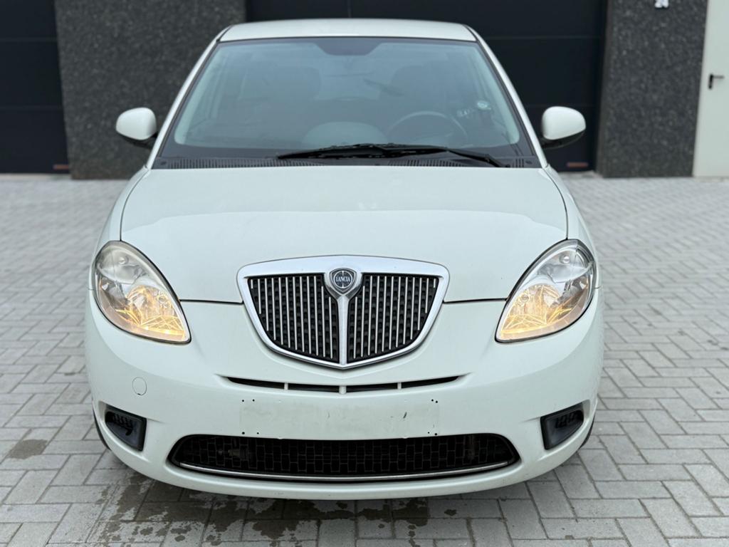 Lancia Ypsilon - 1.3 benzine - Euro 5 - Airco, Autos, Lancia, Euro 5, Achat, Airbags, Entreprise