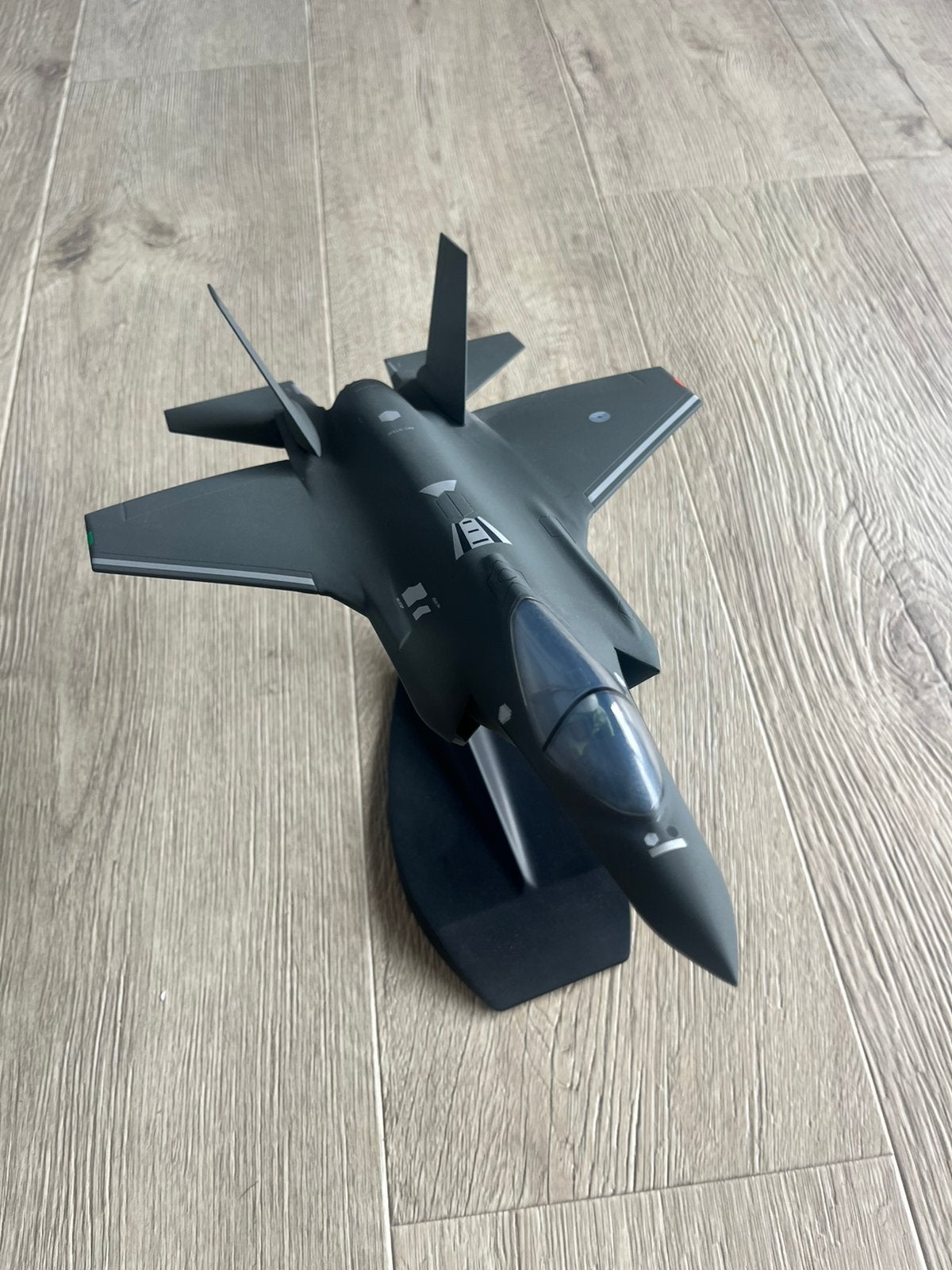 F-35 Lupa Model, Enlèvement ou Envoi, Comme neuf, Plus grand que 1:72, Avion
