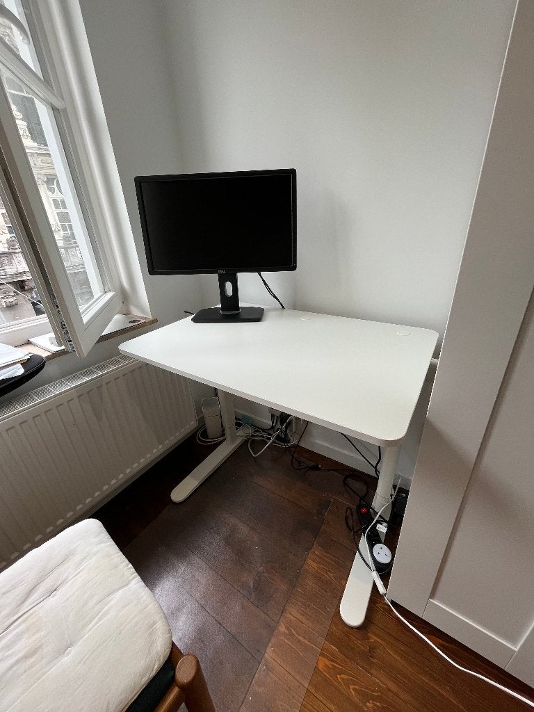IKEA RELATERA Bureauzit/onderstel, wit, 90x60 cm, Huis en Inrichting, Bureaus, Ophalen, 90 cm, 60 cm, In hoogte verstelbaar