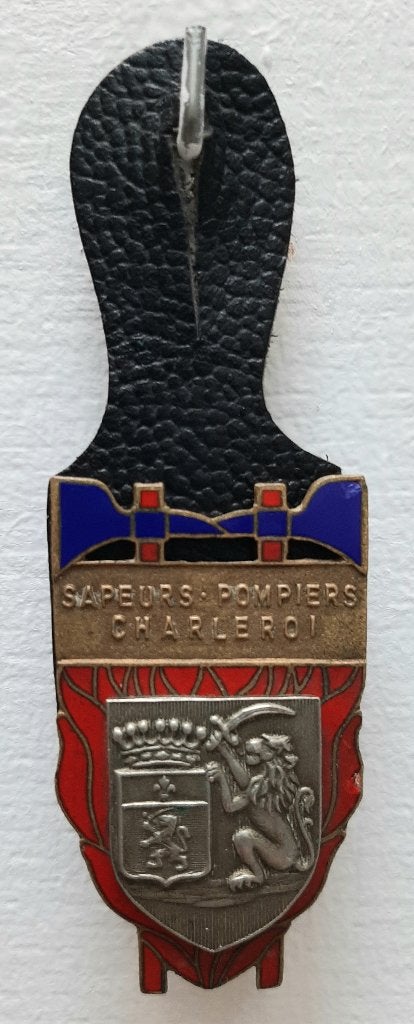 Badge voor brandweermannen van Charleroi., Ophalen of Verzenden, Overige soorten, Embleem of Badge