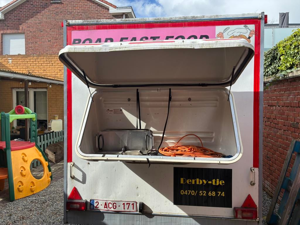 Hamburgerkraam, Ophalen