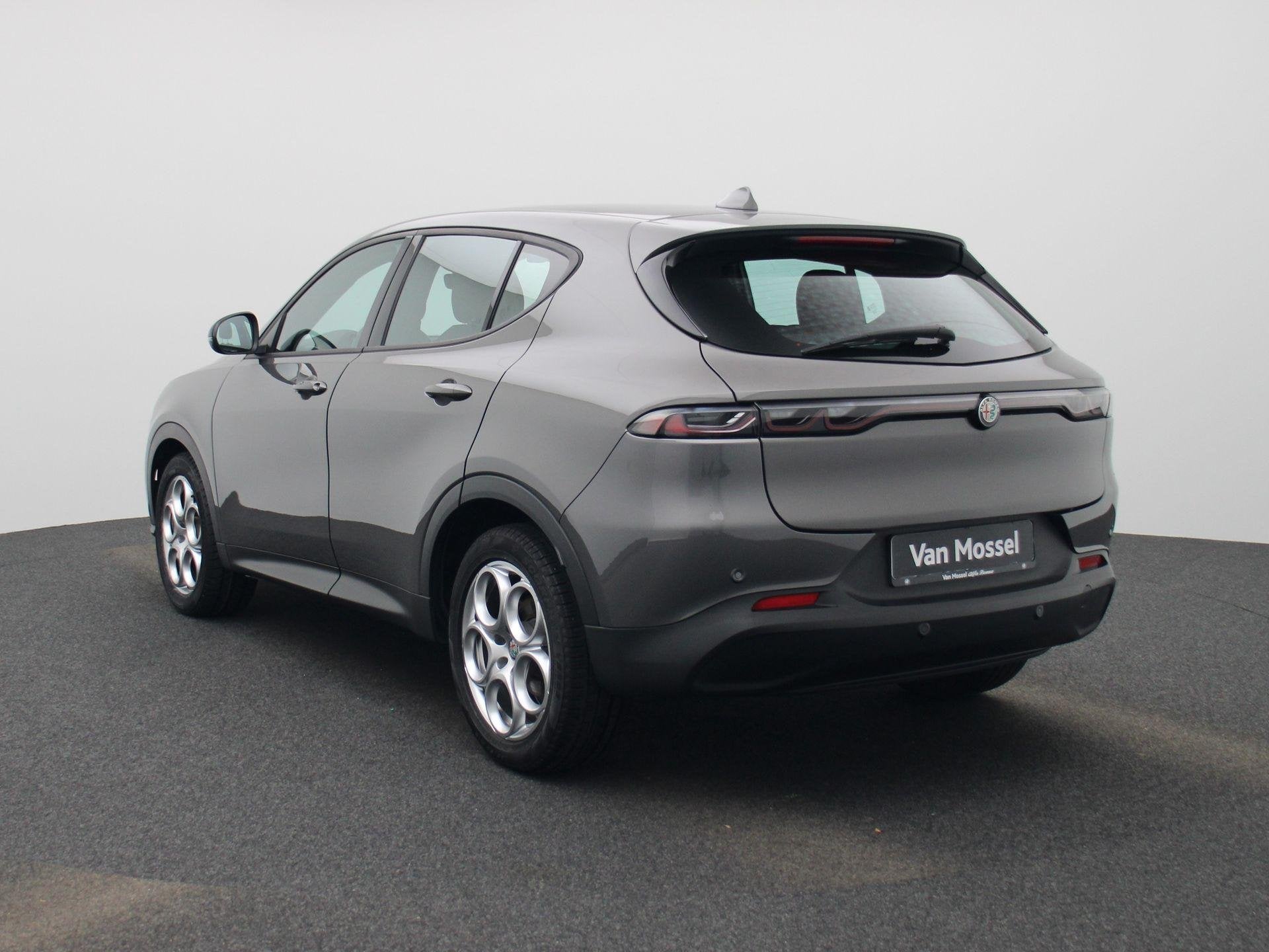 Alfa Romeo Tonale 1.5 130 MHEV Super FWD (automatique), Autos, Alfa Romeo, Argent ou Gris, Entreprise, 700 kg, 5 portes