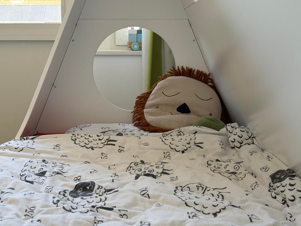 Tipi kinderbed 90x200, zonder matras, Kinderen en Baby's, Ophalen, Zo goed als nieuw, Matras