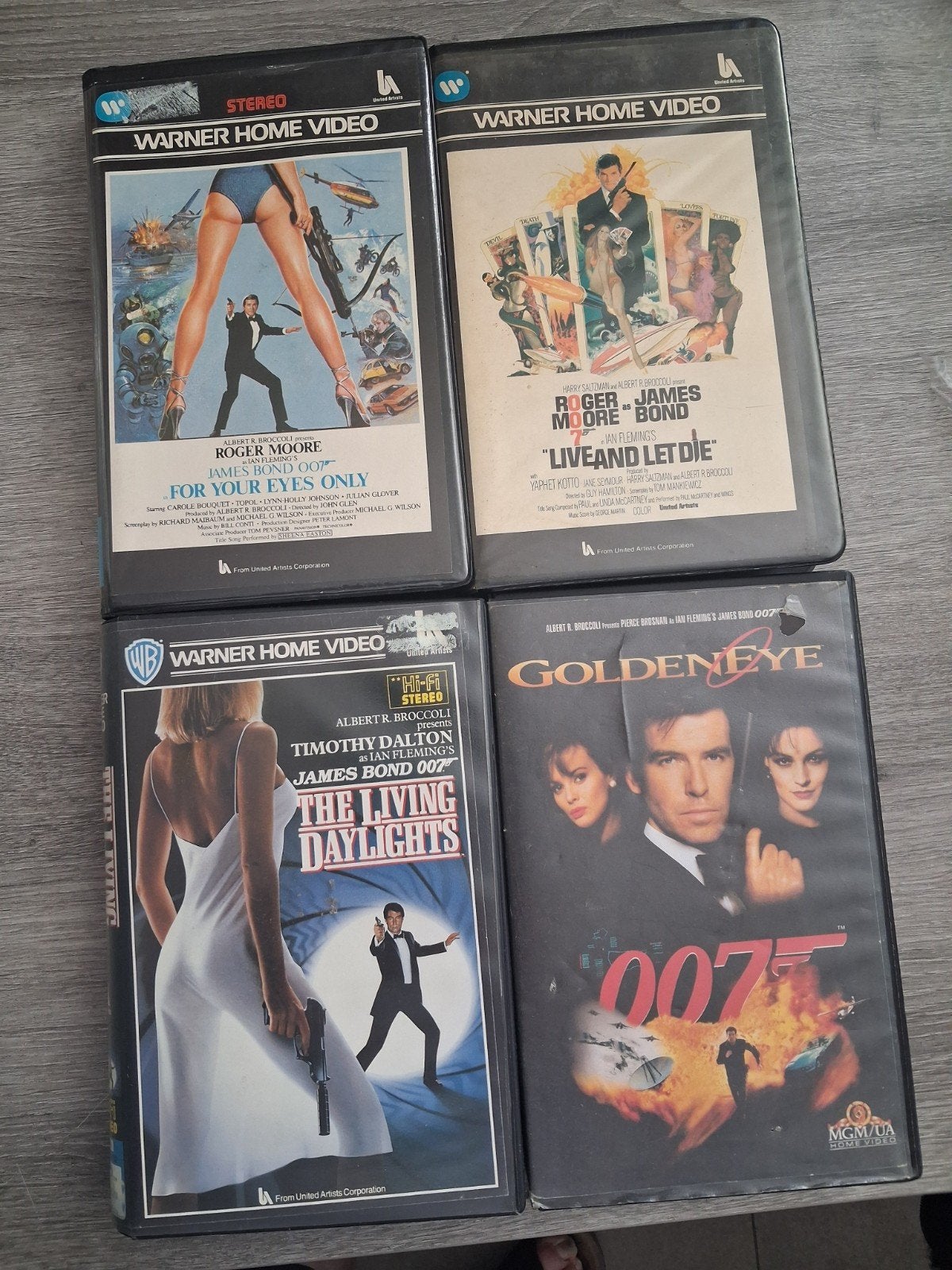 James bond films, Enlèvement ou Envoi