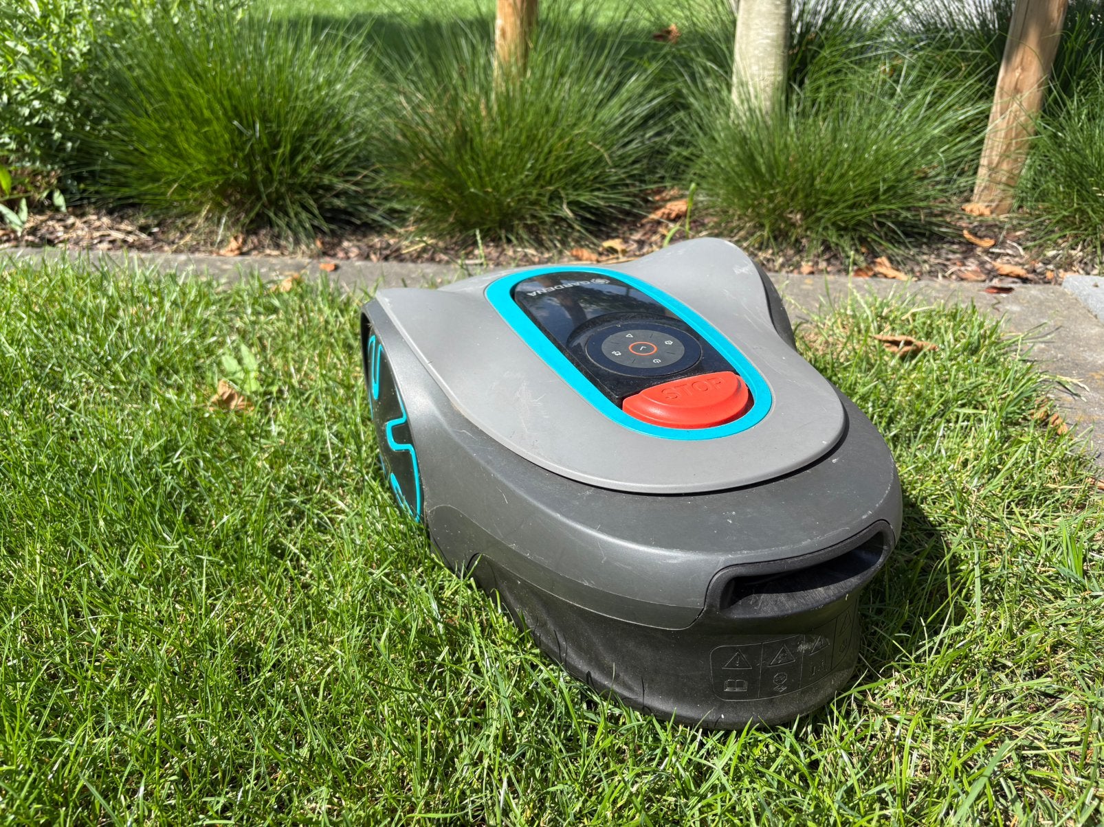 Gardena Sileno Minimo 500 – Goede staat + 21 nieuwe mesjes, Ophalen, Gebruikt, Gardena, Bestuurbaar via app