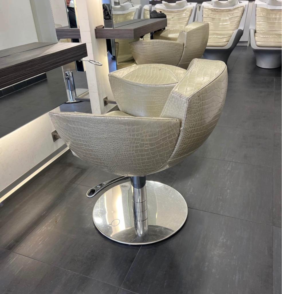 Mobilier salon de coiffure