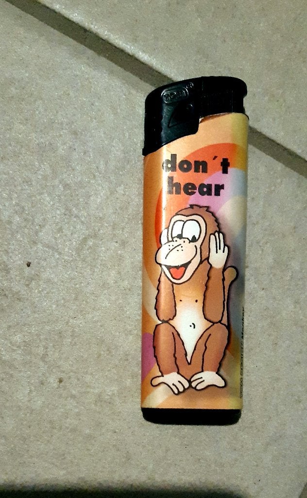 un briquet vide du singe pas-entendez , voyez et taisez-vous, Collections, Statues & Figurines, Utilisé, Animal, Enlèvement ou Envoi