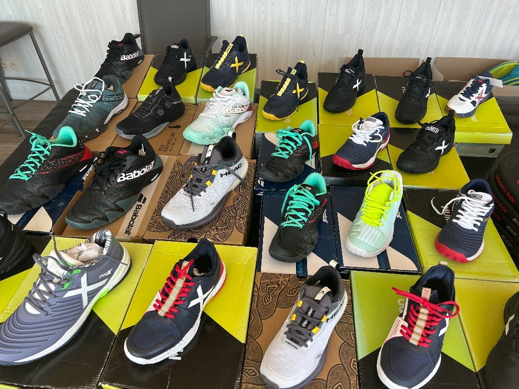 25 paar nieuwe padelschoenen Babolat en Munich, Sport en Fitness, Padel, Ophalen, Nieuw, Padelschoenen