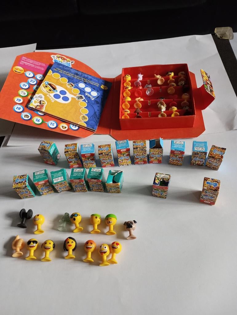 lot emoji's van verschillende jaren, Ophalen of Verzenden
