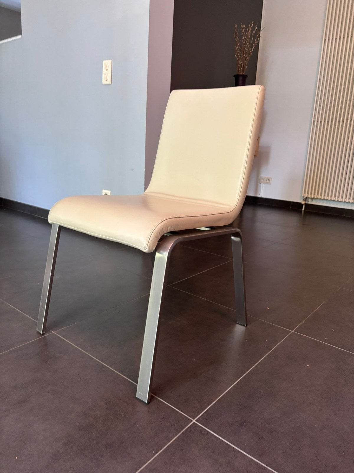 8x Moon Design Eetkamerstoelen – Tijdloos Design, Ophalen, Wit, Zo goed als nieuw, Vijf, Zes of meer stoelen