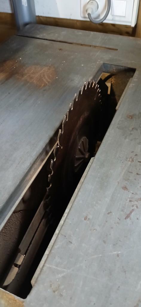 Zaagtafel in ijzer, Diversen, Ophalen, Gebruikt