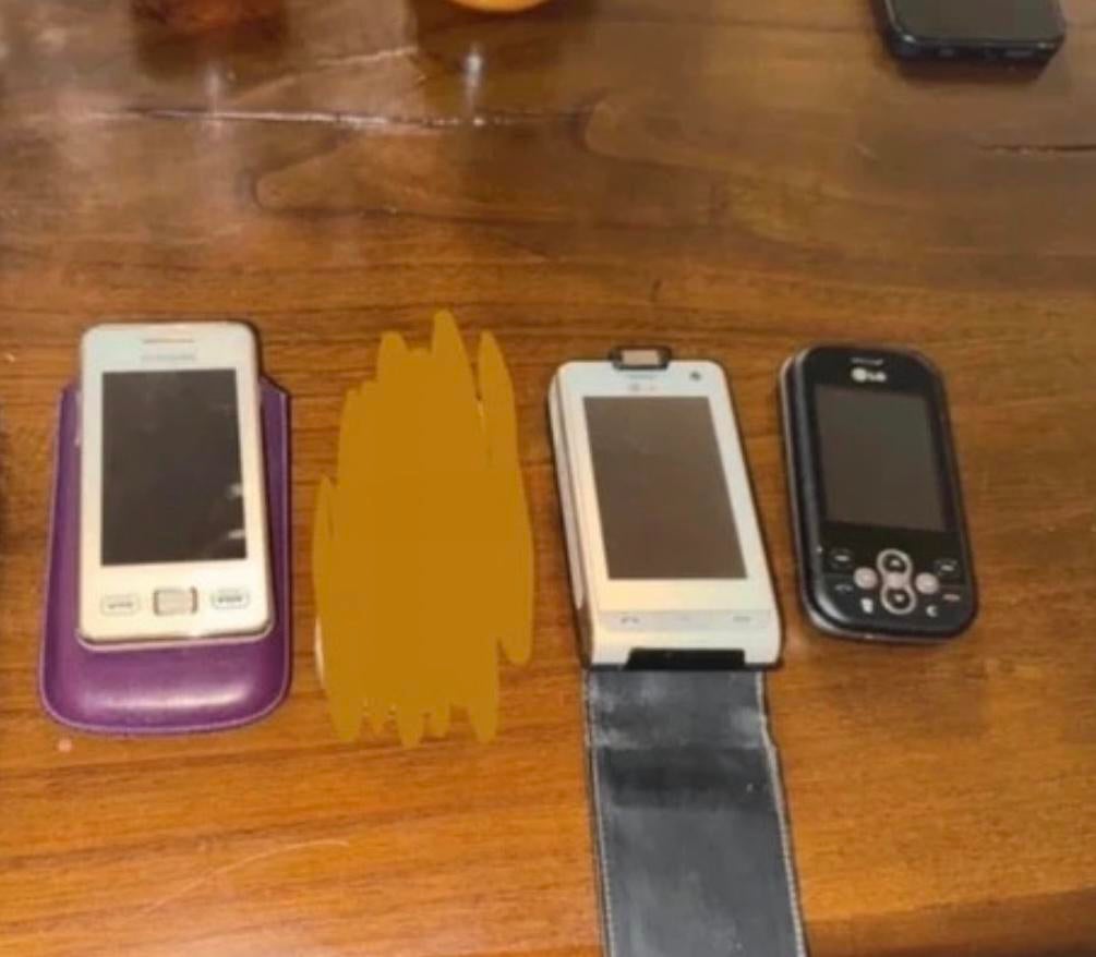 Lot 3 gsm.  2 LG en 1 samsung, Télécoms, Enlèvement, Comme neuf