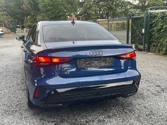 Audi A3 Limousine 1.5 TFSI 110kw S -Line  Shadow Line 6/2025, Auto's, Automaat, 4 deurs, 4 cilinders, Blauw