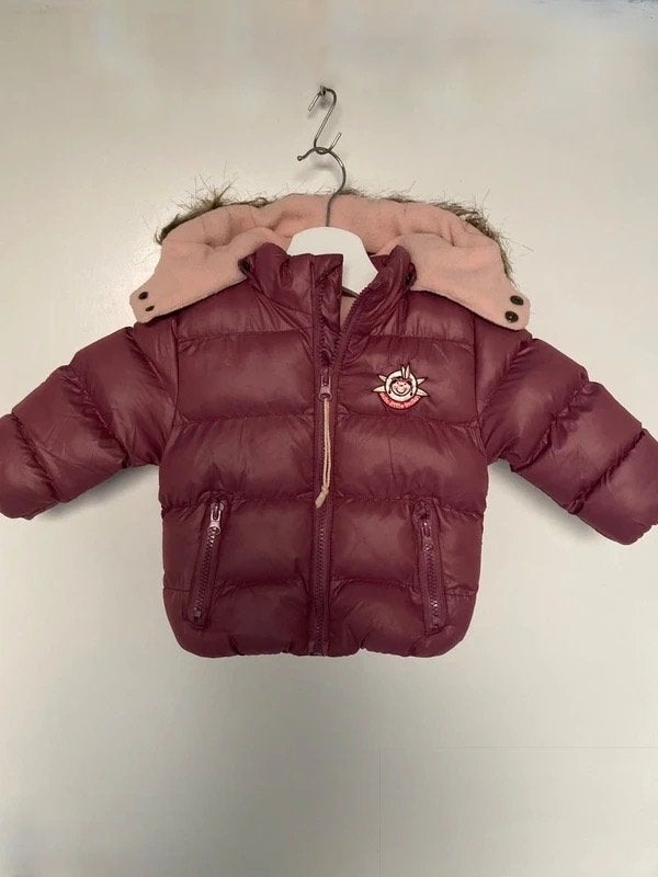 Winterjasje met afneembare capuchon - 6 mnd/68, Kinderen en Baby's, Jongetje of Meisje, Ophalen of Verzenden, Zo goed als nieuw