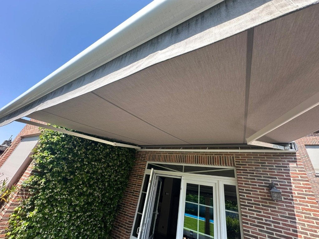 Elektrische luifel / zonnescherm – 3m breed x 3,5m uitval, Tuin en Terras, Ophalen, Gebruikt, Elektrisch, 250 cm tot 450 cm