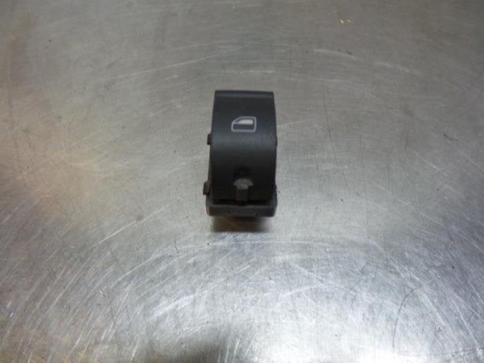 Commutateur vitre électrique d'un Audi A4 (A4 04-), -, 3 mois de garantie, Utilisé, -