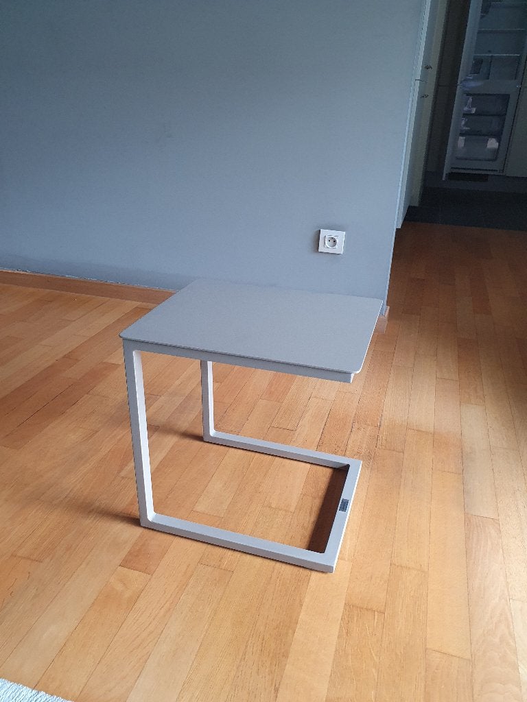 metalen bijzettafeltje, Ophalen, Minder dan 45 cm, Metaal of Aluminium, Zo goed als nieuw