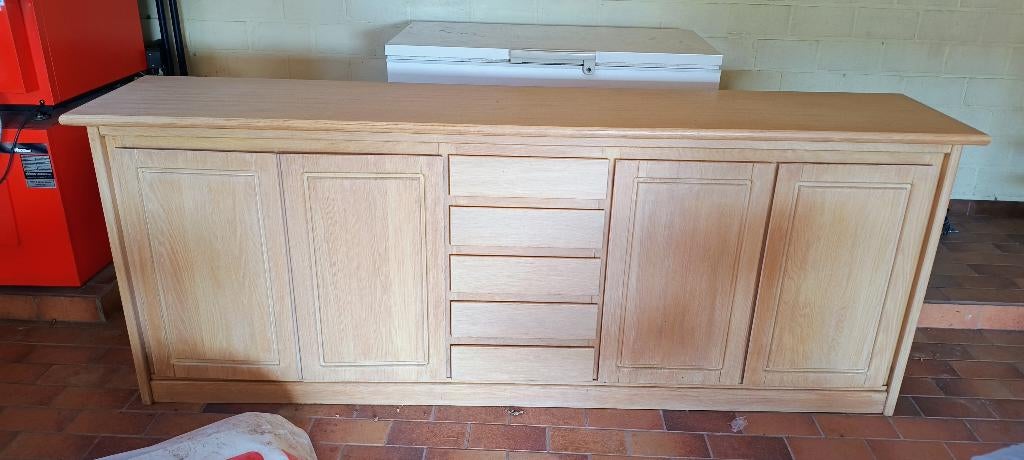 Grand buffet/buffet moderne en chêne massif, Maison & Meubles, Armoires | Dressoirs, Utilisé, 200 cm ou plus, 50 à 75 cm, Avec tiroir(s)