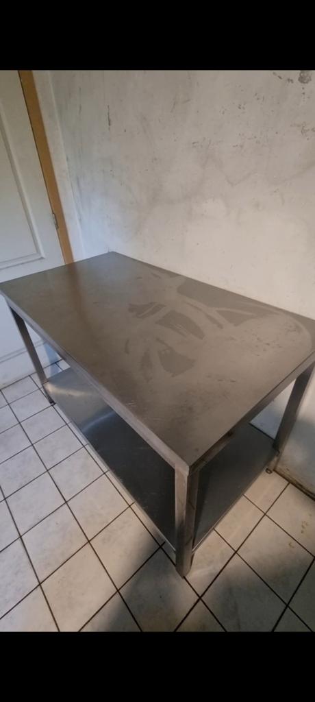 Unox Tafel, Enlèvement