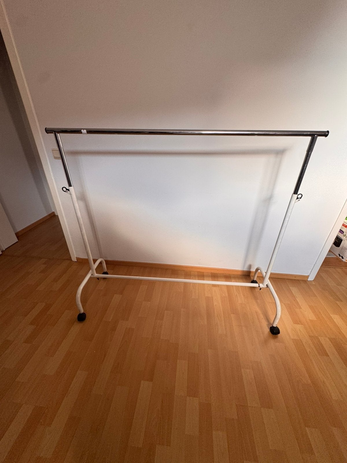 Tringle de magasin robuste, Enlèvement, Avec roues, Utilisé