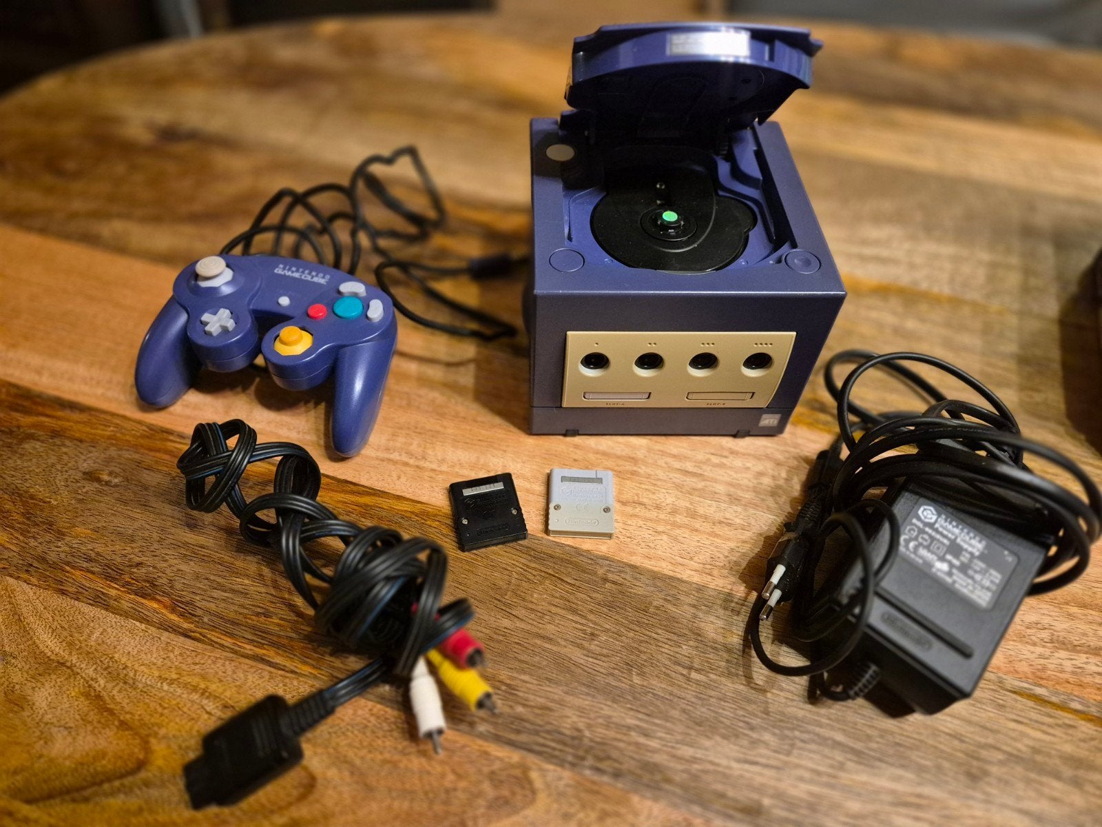 Lot Console Gamecube Manette 10 jeux 2 cartes mémoire, Consoles de jeu & Jeux vidéo, Enlèvement