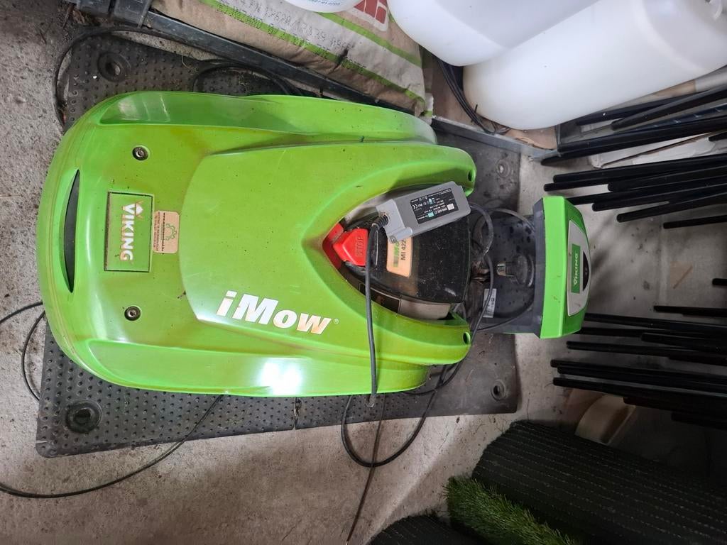 Robotmaaier VIKING iMow MI 422, Tuin en Terras, Grasmaaiers, Ophalen