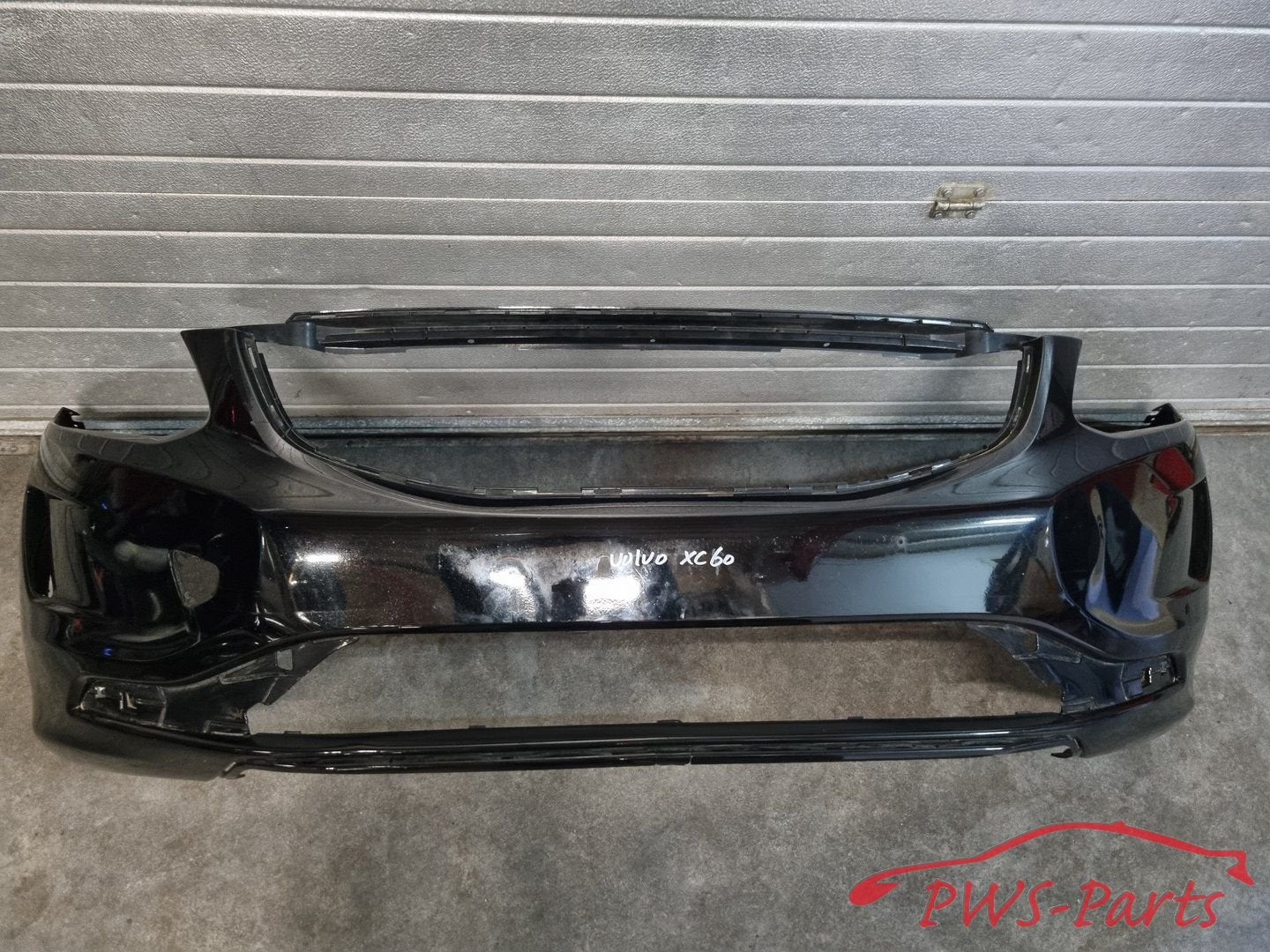 VOLVO XC60 FACELIFT VOORBUMPER VANAF 2013 ORIGINEEL, Gebruikt, -, Voor, -