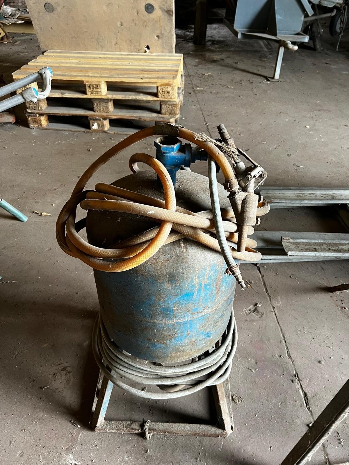 zandstraal  ton, Doe-het-zelf en Bouw, Ophalen, Gebruikt