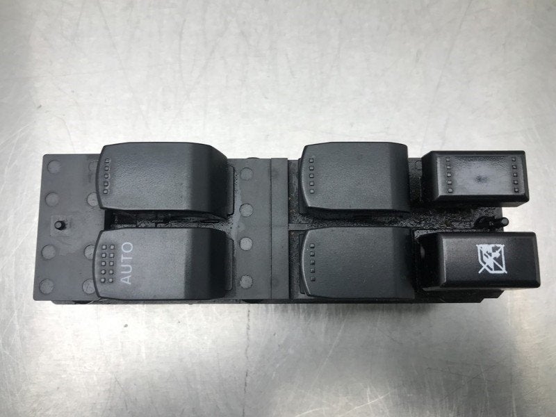 COMMUTATEUR VITRES ELECTRIQUES Suzuki (|62J501616T|), Utilisé, Suzuki
