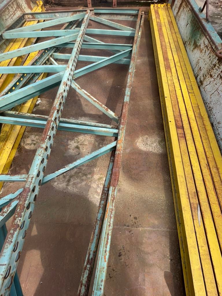 Rayonnages à palettes, Enlèvement